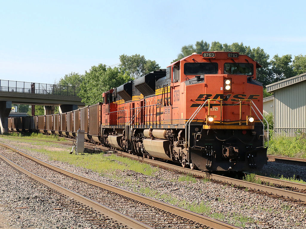 BNSF 8763